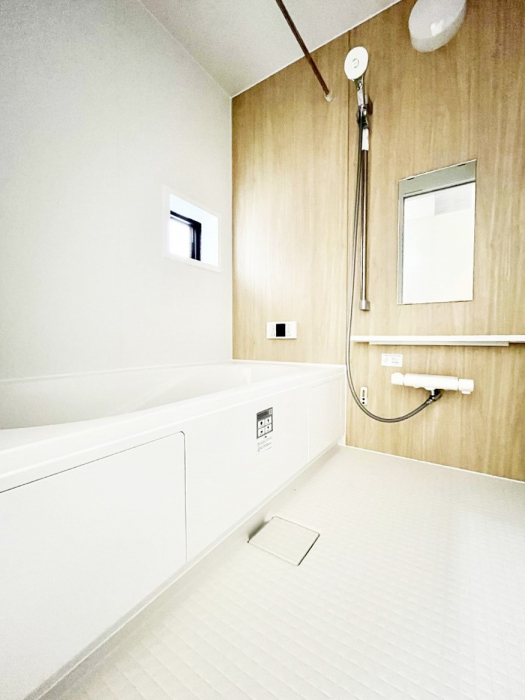 �����@����̔�������Ă���閾�邢�������̂���o�X���[��