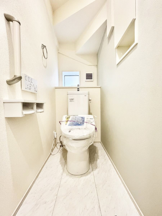 �g�C���@�g�C����1�K��2�K���ꂼ��ɔz�u����Ă��ĂƂĂ��֗��ł��B 