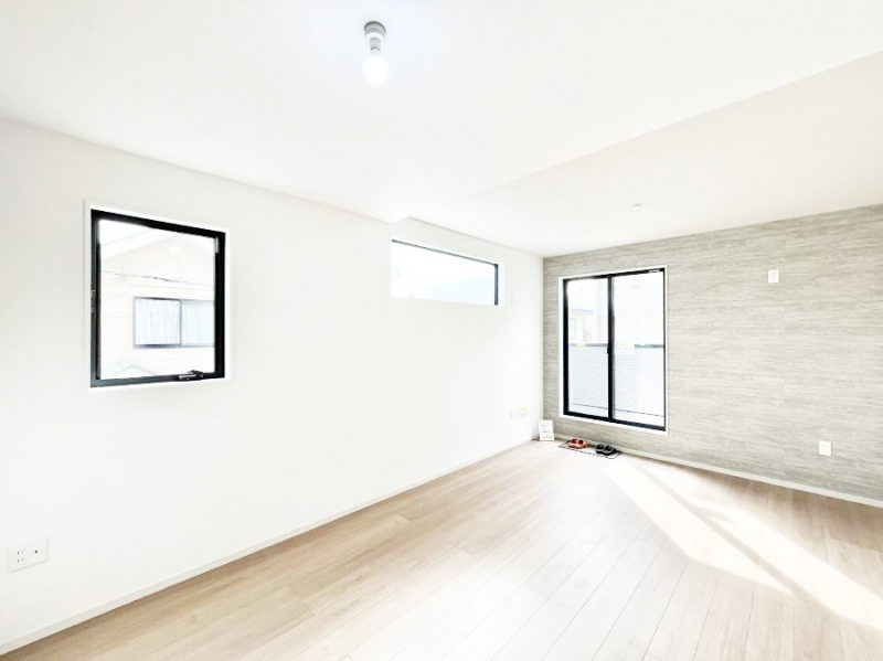 ���r���O�@�傫�ȑ����炽���Ղ�̗z���ƕ����������郊�r���O