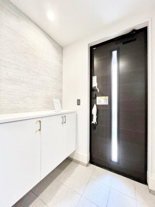 ���ց@���ʔ��͂��Ƒ��̎ʐ^��G�߂̃C���e���A�ŏ���I�Ƃ��ĉ��o�ł��܂�