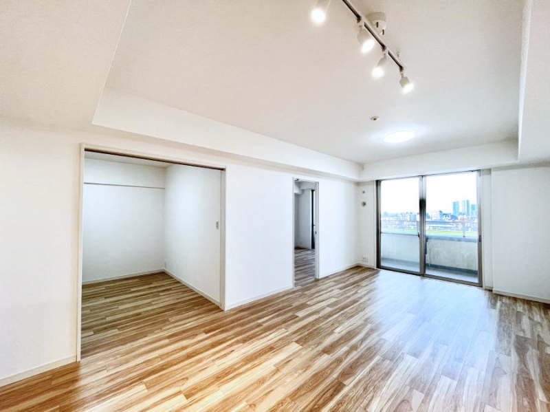 ���̑����ρ@�傫�ȑ����炽���Ղ�̗z���ƕ����������郊�r���O  