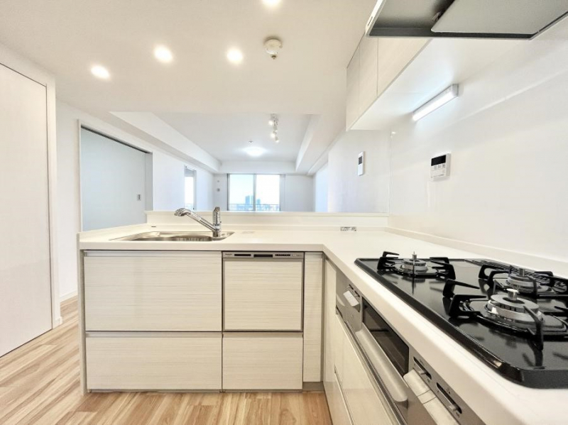 �L�b�`���@��Ɠ������X���[�Y��L���^�L�b�`���B�����̂��������y�������K�ɁB