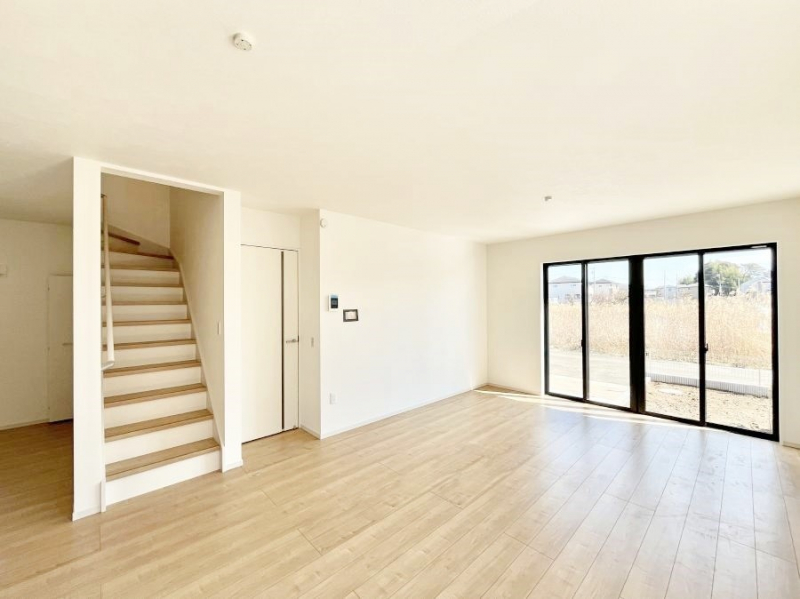 ���r���O�@�����u�������܁v�u��������v�Ƒ��Ƃ̃R�~���j�P�[�V�������[�܂郊�r���O�C���K�i�B