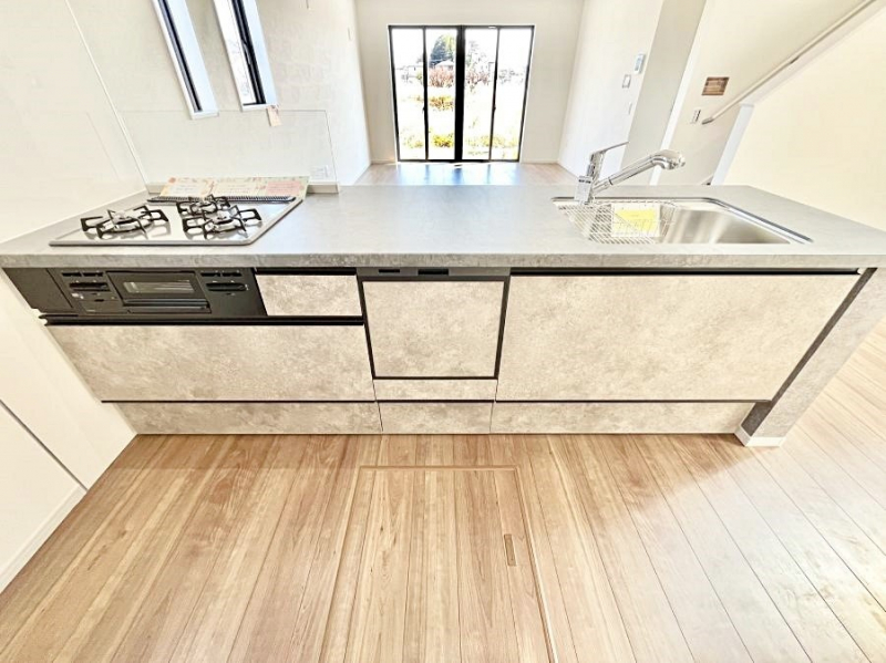 �L�b�`���@�������������I�ɁA�y�����I�V�X�e���L�b�`��