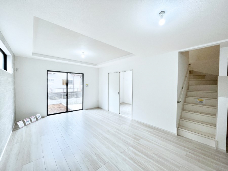 ���̑����ρ@�����u�������܁v�u��������v�Ƒ��Ƃ̃R�~���j�P�[�V�������[�܂郊�r���O�C���K�i������܂��B 