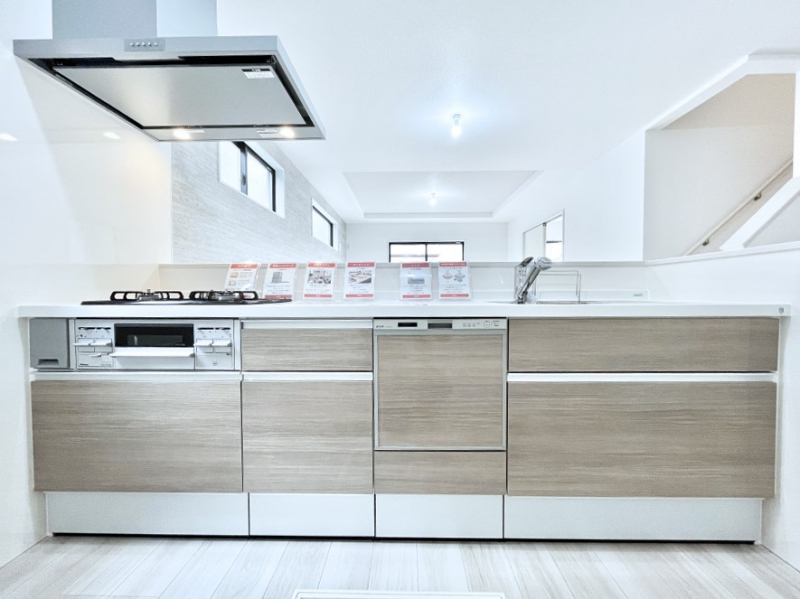 �L�b�`���@���r���O�����n����l�C�̃J�E���^�[�L�b�`���B �Ƒ��������Ȃ���Ǝ������邱�Ƃ��ł��܂��B