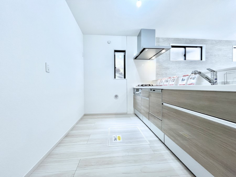 �L�b�`���@�u�₩�ȕ����ʂ蔲����L�b�`���B��������̂Ŗ��邭���C�ɂ��𗧂��܂��B