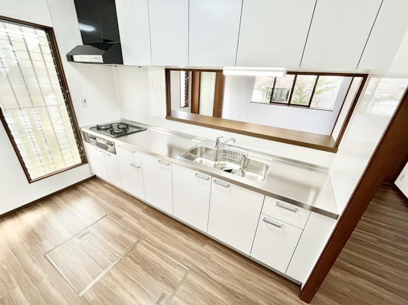 �L�b�`���@���̂��閾�邢�L�b�`���B���C�ɂ��𗧂��܂��B