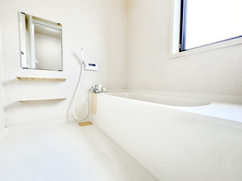 �����@1���̔������t���b�V�����Ă���閾�邭�������̂���o�X���[��