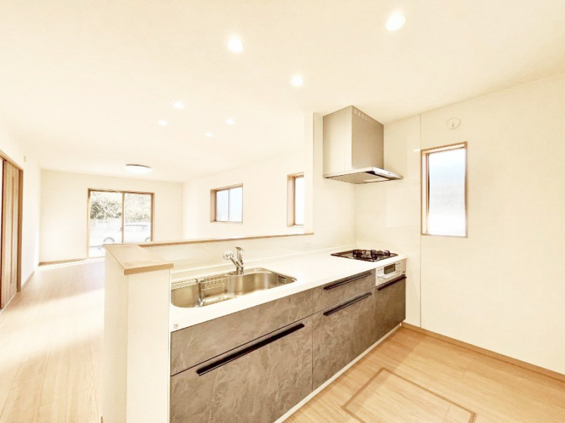 �L�b�`���@���������Ȃ��炲�Ƒ��Ƃ̉�b���y���߂�ΖʃJ�E���^�[�L�b�`��