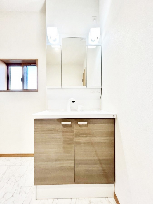 ���ʑ�E���ʏ��@���[�͂Ƌ@�\���ɗD�ꂽ���ʉ��ϑ�