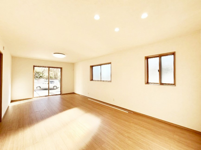 ���r���O�@�傫�ȑ����炽���Ղ�̗z���ƕ����������郊�r���O