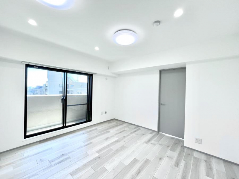 ���r���O�@�傫�ȑ����炽���Ղ�̗z���ƕ����������郊�r���O