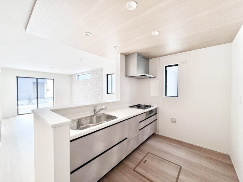 �L�b�`���@���������Ȃ��炲�Ƒ��Ƃ̉�b���y���߂�ΖʃJ�E���^�[�L�b�`��