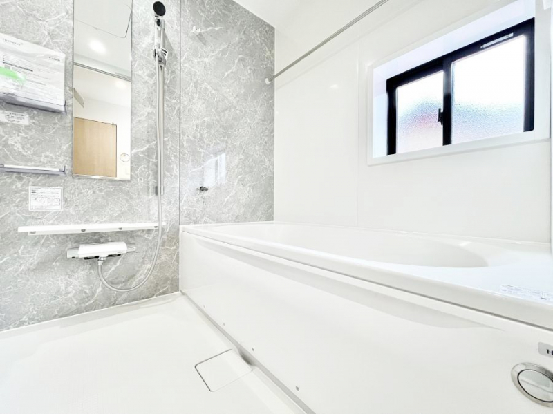 �����@����̔�������Ă���閾�邢�������̂���o�X���[��