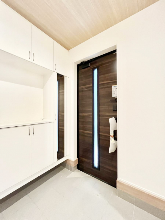 ���ց@���ʔ��͂��Ƒ��̎ʐ^��G�߂̃C���e���A�ŏ���I�Ƃ��ĉ��o�ł��܂�