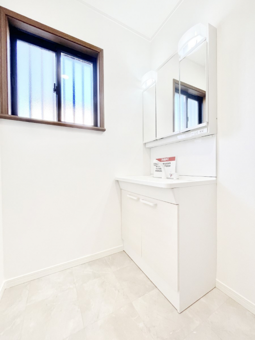 ���ʑ�E���ʏ��@1���̎n�܂���S�n�悭�I�_�炩�Ȓ��̌����������鑋���������ʎ�