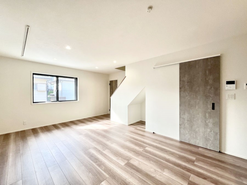 ���̑����ρ@���r���O�K�i���Ƒ��̏Ί�Ɖ�b���Ȃ��ł���܂�  