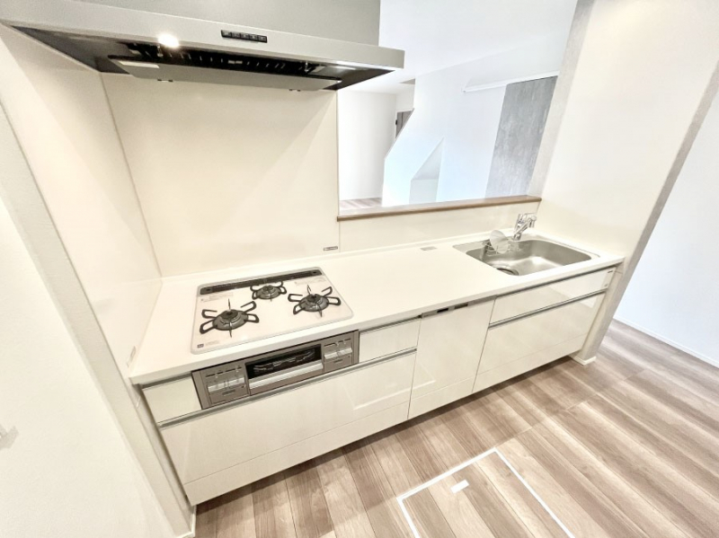 �L�b�`���@���������Ȃ���ł����Ƒ��Ƃ̉�b���y���߂�ΖʃL�b�`��