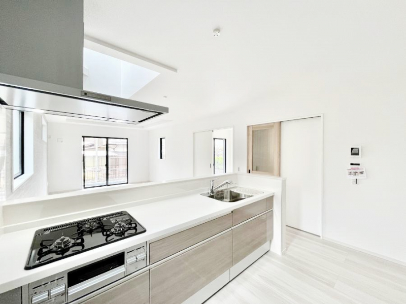 �L�b�`���@���������Ȃ���ł����Ƒ��Ƃ̉�b���y���߂�ΖʃL�b�`���@