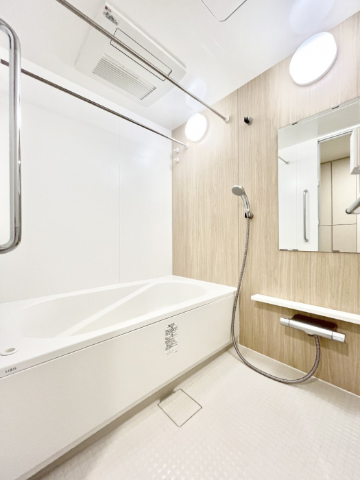 �����@����̔�������Ă���閾�邢�������̂���o�X���[��  