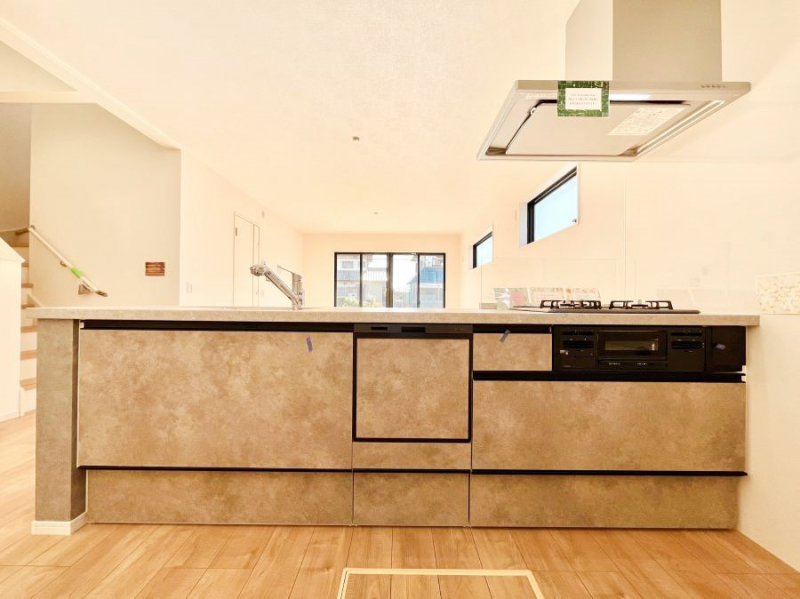 �L�b�`���@�������������I�ɁA�y�����I�V�X�e���L�b�`��  