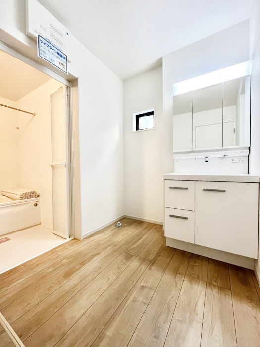 ���̑��@�L�X�Ƃ�Ƃ�̂��郉���h���[�X�y�[�X�B  