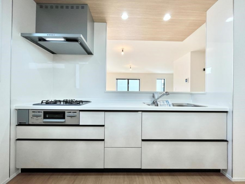 �L�b�`���@���r���O�����n����l�C�̃J�E���^�[�L�b�`���B �Ƒ��������Ȃ���Ǝ������邱�Ƃ��ł��܂��B