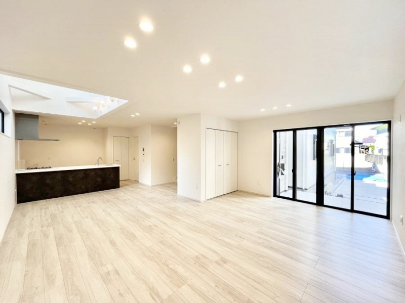 ���̑����ρ@�傫�ȑ����炽���Ղ�̗z���ƕ����������郊�r���O