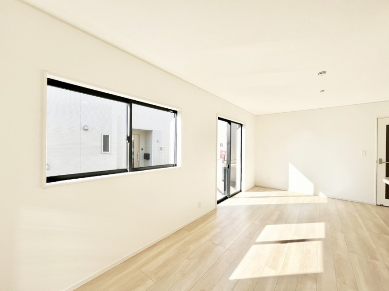 ���r���O�@�������������͋C�̂k�c�j�͉Ƒ��݂�Ȃ̉��K���