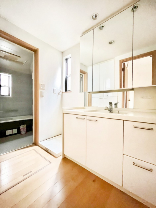 ʑEʏ@Ƃ̐ʃXy[XŒ̐gxxX[Y