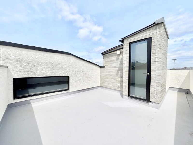 �o���R�j�[�@�X�J�C�o���R�j�[�B���߂��ǂ��A�傫�Ȑ��󕨂��L���Ċ����܂��B