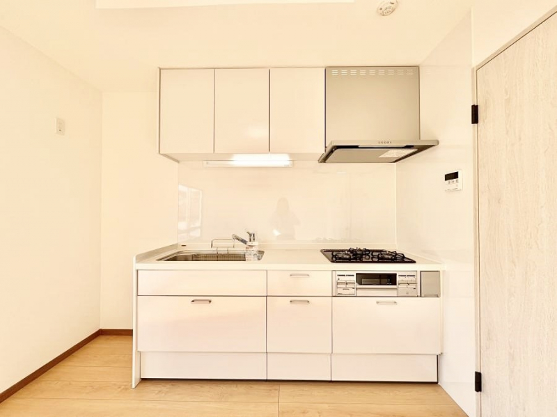 �L�b�`���@�������������I�ɁA�y�����I�V�X�e���L�b�`��