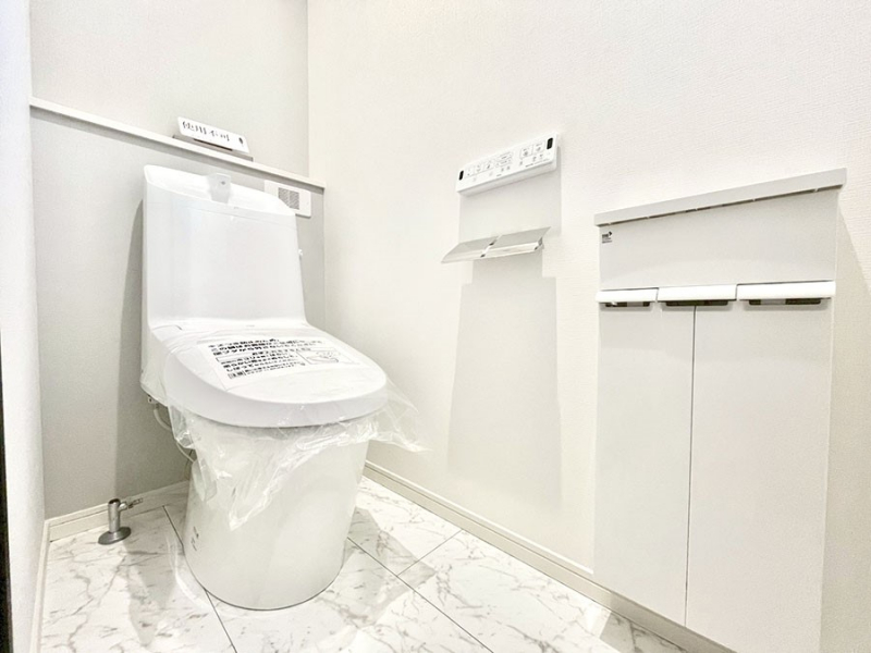 �g�C���@�g�C����1�K��2�K���ꂼ��ɔz�u����Ă��ĂƂĂ��֗��ł��B 