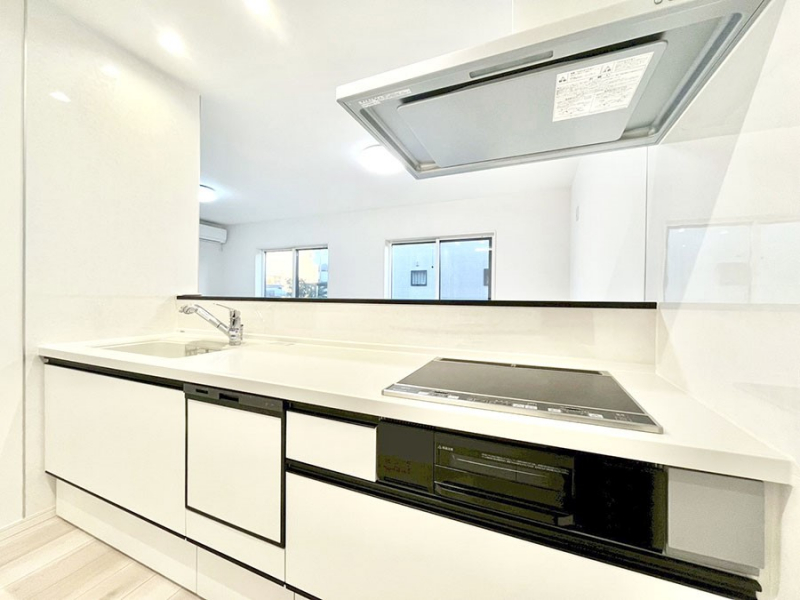 �L�b�`���@���������Ȃ���ł����Ƒ��Ƃ̉�b���y���߂�ΖʃL�b�`��