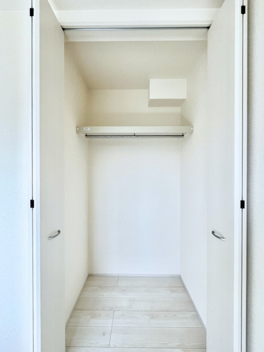 ���[�@�m���̃N���[�[�b�g�B���s��������̂Ō���̈ߗނ�����������܂�܂��B