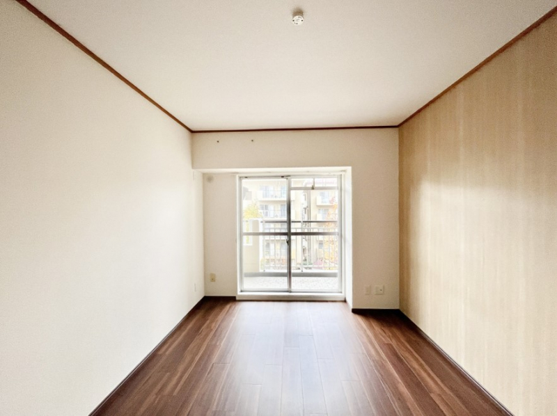 ���̑����ρ@�o���R�j�[���J�������v���X���Ă����m��