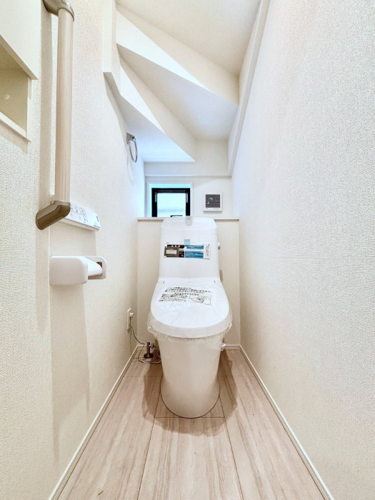 �g�C���@�g�C����1�K��2�K���ꂼ��ɔz�u����Ă��ĂƂĂ��֗��ł��B 