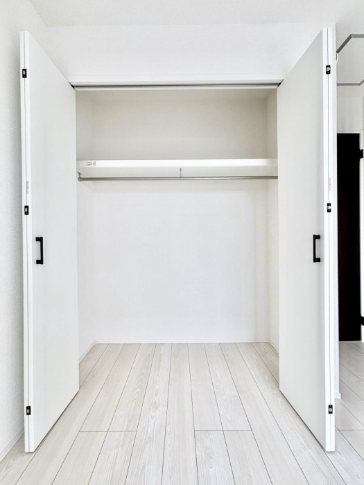 ���[�@�m���̃N���[�[�b�g�B���s��������̂Ō���̈ߗނ�����������܂�܂��B