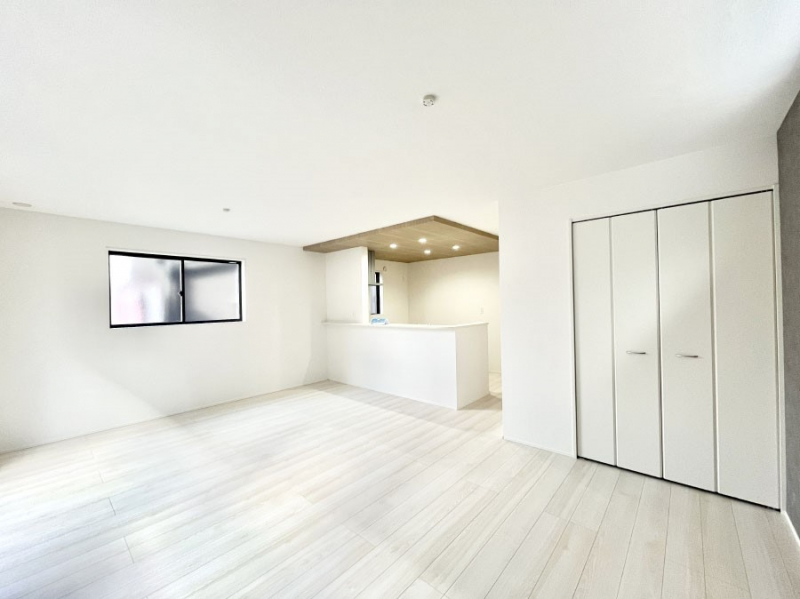 ���r���O�@�������������͋C�̂k�c�j�͉Ƒ��݂�Ȃ̉��K���  