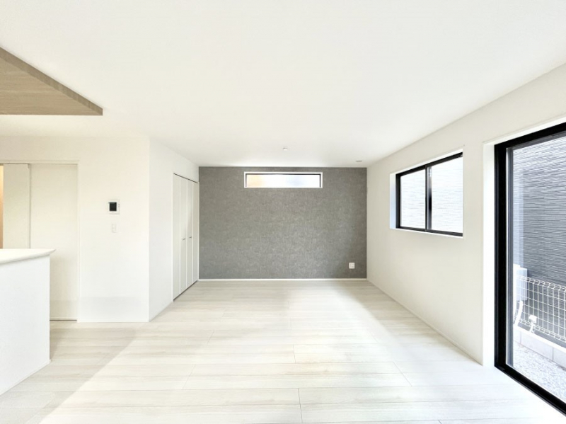 ���̑����ρ@�傫�ȑ����炽���Ղ�̗z���ƕ����������郊�r���O  