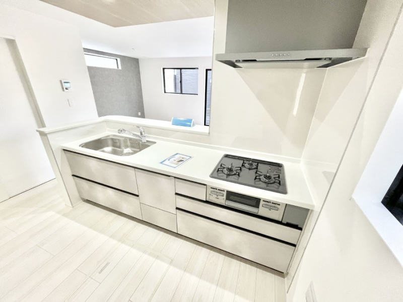 �L�b�`���@���������Ȃ���ł����Ƒ��Ƃ̉�b���y���߂�ΖʃL�b�`��