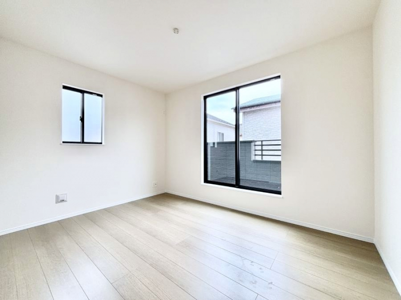 �Q���@�E�H�[�N�C���N���[�[�b�g�����邨�����B�G�߂��Ƃ̓���ւ����s�v�ŕ֗��ł��I