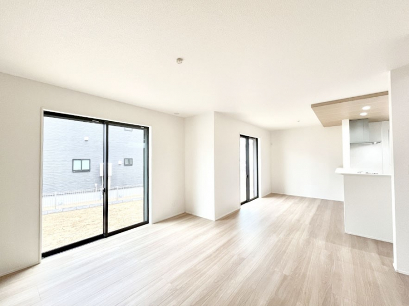 ���̑����ρ@�Ƒ��̏Ί炪���R�Ɛ��܂�Ă���A����ȕ��͋C�̃_�C�j���O�Ɏd�オ���Ă��܂� 