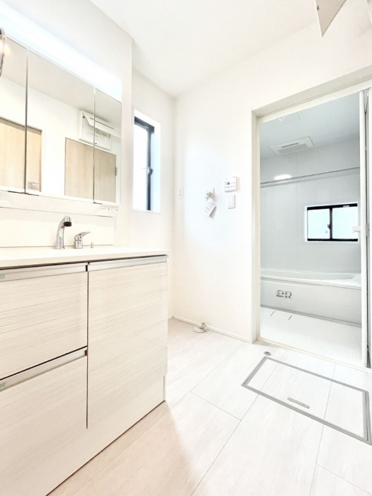 ���̑��@�L�X�Ƃ�Ƃ�̂��郉���h���[�X�y�[�X�B  