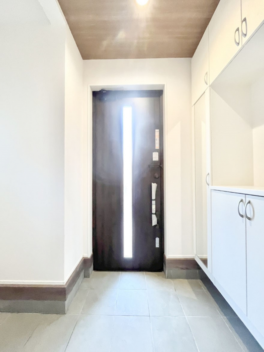 ���ց@�V���[�Y�C���N���[�N�t���̌��ցB�Ƒ��S���̌C��J��Ȃǂ���������[�ł��܂��B