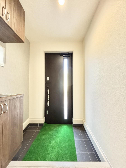 ���ց@�K���X�X���b�g�̓��������փh�A�������Ɍ���͂��Ă���܂�