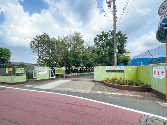 ���ӊ��@���w�Z 80m �D���s���匊�k���w�Z