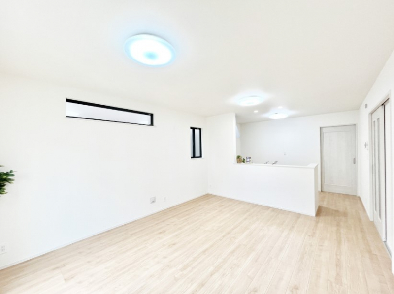 ���̑����ρ@�Ƒ��̏Ί炪���R�Ɛ��܂�Ă���A����ȕ��͋C�̃_�C�j���O�Ɏd�オ���Ă��܂��B