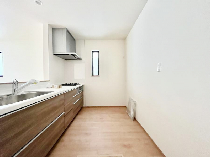 �L�b�`���@�u�₩�ȕ����ʂ蔲����L�b�`���B��������̂Ŗ��邭���C�ɂ��𗧂��܂��B